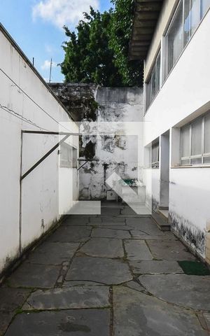 Casa à venda com 300m², 4 quartos e 5 vagas Casa à venda com 300m², 4 quartos e 5 vagasQuintal