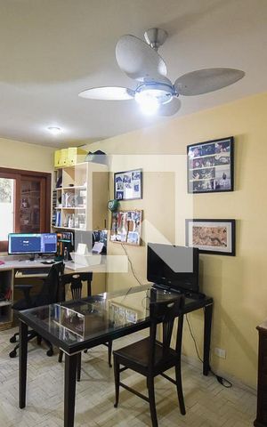 Casa à venda com 300m², 4 quartos e 5 vagas Casa à venda com 300m², 4 quartos e 5 vagasSuíte 1