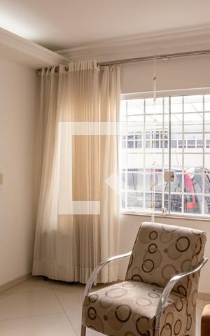 Casa à venda com 270m², 3 quartos e 5 vagas Casa à venda com 270m², 3 quartos e 5 vagasSala