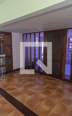 Casa à venda com 469m², 4 quartos e 4 vagas Casa à venda com 469m², 4 quartos e 4 vagasSala / 3 ambiantes