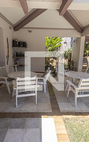 Casa à venda com 469m², 4 quartos e 4 vagas Casa à venda com 469m², 4 quartos e 4 vagasEspaço Gourmet / Jardim / Piscina