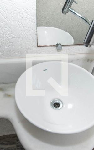 Casa à venda com 350m², 4 quartos e 6 vagas Casa à venda com 350m², 4 quartos e 6 vagasLavabo