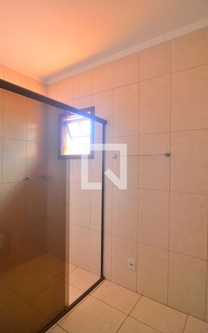 Casa à venda com 280m², 4 quartos e 3 vagasBanheiro 1