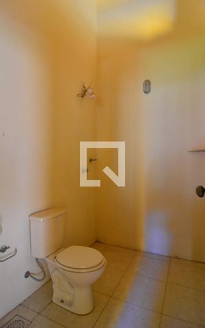 Casa à venda com 280m², 4 quartos e 3 vagasBanheiro de serviço