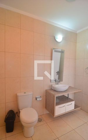 Casa à venda com 280m², 4 quartos e 3 vagasBanheiro 1