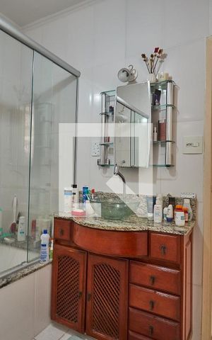 Casa à venda com 102m², 2 quartos e sem vaga Casa à venda com 102m², 2 quartos e sem vagaBanheiro