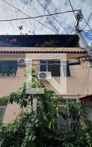 Casa à venda com 102m², 2 quartos e sem vaga Casa à venda com 102m², 2 quartos e sem vagaFachada