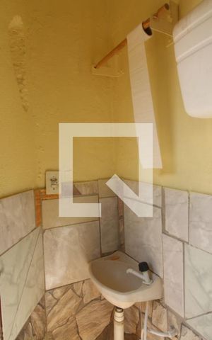 Casa à venda com 130m², 3 quartos e 2 vagasBanheiro da piscina
