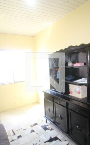 Casa à venda com 130m², 3 quartos e 2 vagasSala