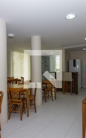 Apartamento à venda com 62m², 2 quartos e 1 vaga Apartamento à venda com 62m², 2 quartos e 1 vagaÁrea comum - Salão de festas