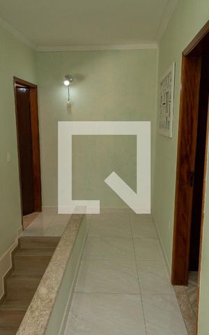 Casa à venda com 201m², 3 quartos e 3 vagas Casa à venda com 201m², 3 quartos e 3 vagasCorredor - Quartos