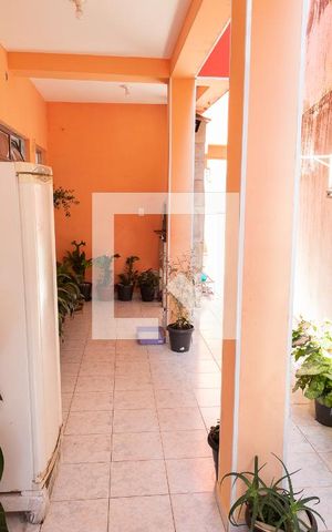 Casa à venda com 201m², 3 quartos e 3 vagas Casa à venda com 201m², 3 quartos e 3 vagasQuintal