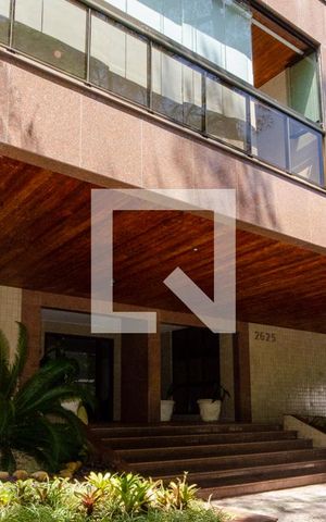 Apartamento à venda com 213m², 3 quartos e 3 vagas Apartamento à venda com 213m², 3 quartos e 3 vagasEntrada