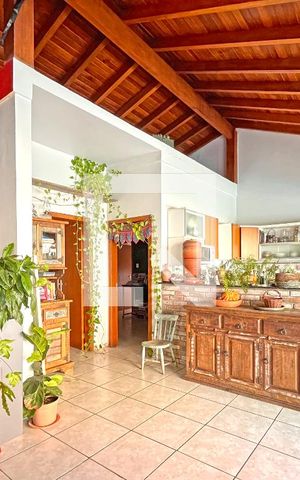 Casa à venda com 292m², 3 quartos e 3 vagasSala