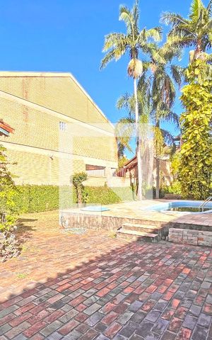 Casa à venda com 292m², 3 quartos e 3 vagasPiscina