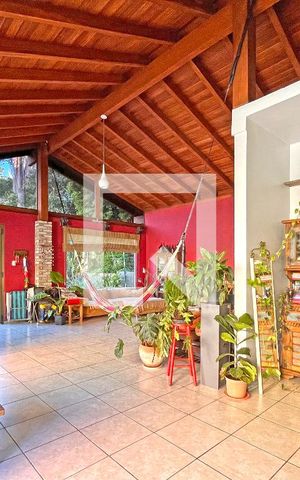Casa à venda com 292m², 3 quartos e 3 vagasSala