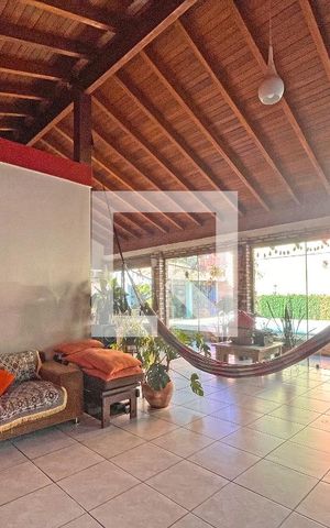 Casa à venda com 292m², 3 quartos e 3 vagasSala