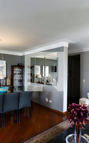 Apartamento à venda com 180m², 4 quartos e 3 vagas Apartamento à venda com 180m², 4 quartos e 3 vagasSala
