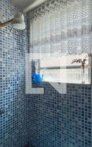 Apartamento à venda com 66m², 2 quartos e sem vagaChuveiro