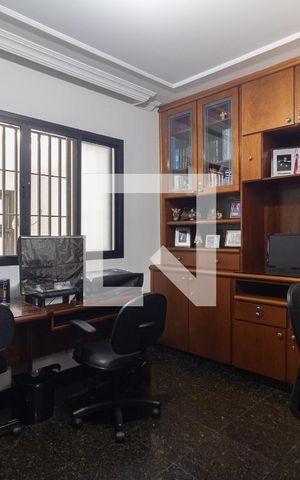 Casa para alugar com 390m², 5 quartos e 4 vagas Casa para alugar com 390m², 5 quartos e 4 vagasEscritório