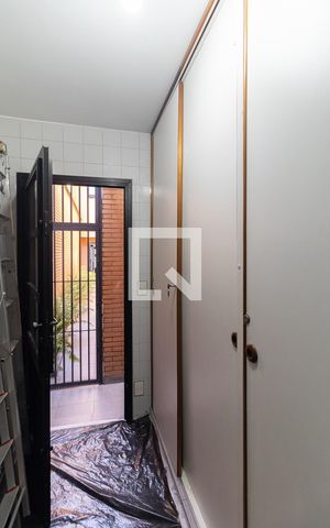 Casa para alugar com 390m², 5 quartos e 4 vagas Casa para alugar com 390m², 5 quartos e 4 vagasDepósito