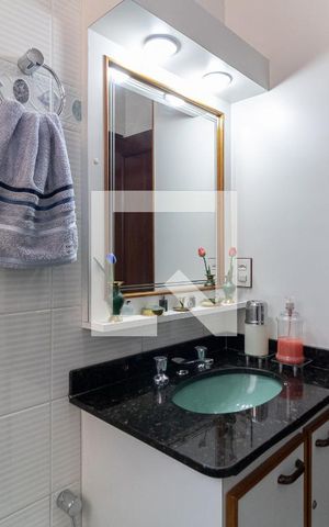 Casa para alugar com 390m², 5 quartos e 4 vagas Casa para alugar com 390m², 5 quartos e 4 vagasBanheiro Social