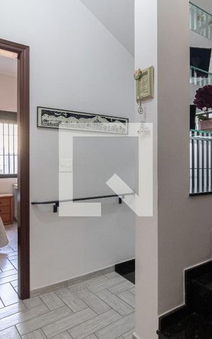 Casa para alugar com 390m², 5 quartos e 4 vagas Casa para alugar com 390m², 5 quartos e 4 vagasHall dos Quartos