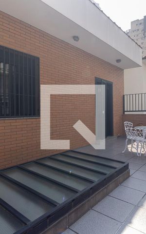 Casa para alugar com 390m², 5 quartos e 4 vagas Casa para alugar com 390m², 5 quartos e 4 vagasVaranda da Suíte 2