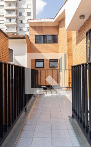 Casa para alugar com 390m², 5 quartos e 4 vagas Casa para alugar com 390m², 5 quartos e 4 vagasÁrea Externa da Lavanderia