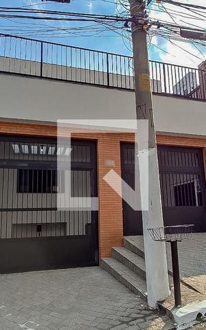 Casa para alugar com 390m², 5 quartos e 4 vagas Casa para alugar com 390m², 5 quartos e 4 vagasFachada