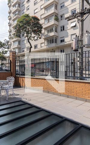 Casa para alugar com 390m², 5 quartos e 4 vagas Casa para alugar com 390m², 5 quartos e 4 vagasVaranda da Suíte 2