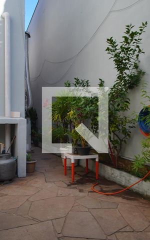 Casa à venda com 340m², 4 quartos e 2 vagasPátio _Fundos 
