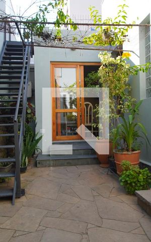 Casa à venda com 340m², 4 quartos e 2 vagasPátio _Fundos 