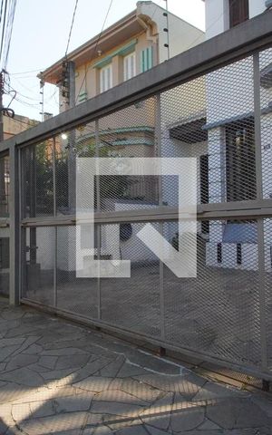 Casa à venda com 340m², 4 quartos e 2 vagasFachada 