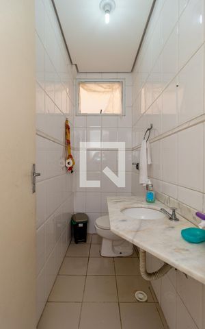 Casa à venda com 110m², 3 quartos e 2 vagas Casa à venda com 110m², 3 quartos e 2 vagasLavabo