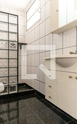 Apartamento para alugar com 90m², 2 quartos e sem vagaBanheiro