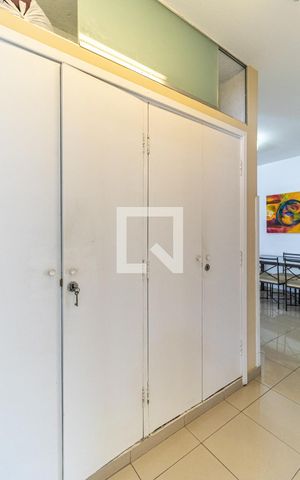 Apartamento para alugar com 90m², 2 quartos e sem vagaCorredor - Armário