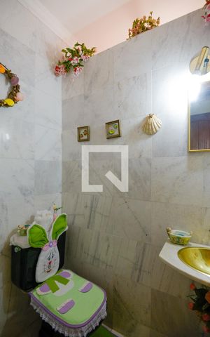 Apartamento à venda com 193m², 4 quartos e sem vagaBanheiro