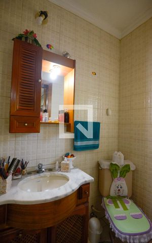 Apartamento à venda com 193m², 4 quartos e sem vagaBanheiro