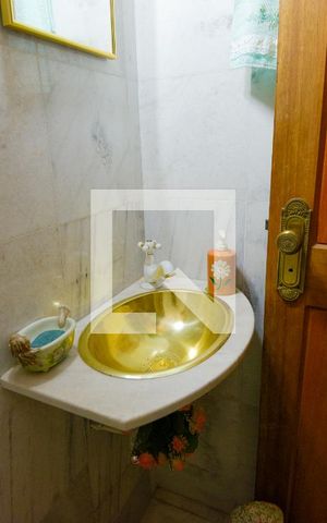 Apartamento à venda com 193m², 4 quartos e sem vagaBanheiro