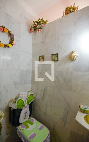Apartamento à venda com 193m², 4 quartos e sem vagaBanheiro