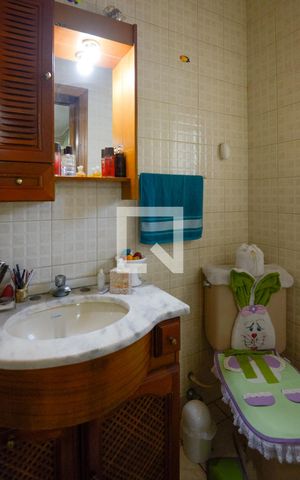 Apartamento à venda com 193m², 4 quartos e sem vagaBanheiro