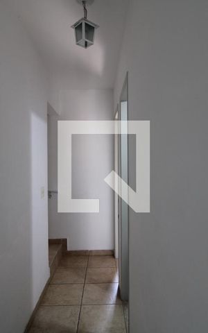 Casa de condomínio à venda com 101m², 3 quartos e 2 vagasCorredor