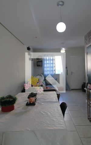 Casa de condomínio à venda com 101m², 3 quartos e 2 vagasSala
