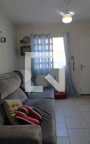 Casa de condomínio à venda com 101m², 3 quartos e 2 vagasSala