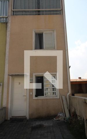 Casa de condomínio à venda com 101m², 3 quartos e 2 vagasFachada