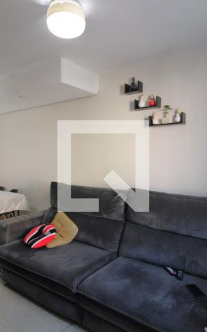 Casa de condomínio à venda com 101m², 3 quartos e 2 vagasSala