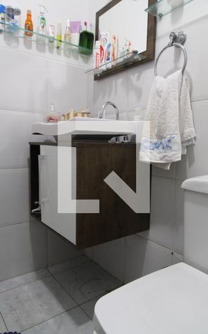 Casa de condomínio à venda com 101m², 3 quartos e 2 vagasBanheiro comum