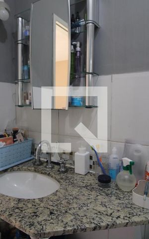 Casa de condomínio à venda com 101m², 3 quartos e 2 vagasPia banheiro da suíte