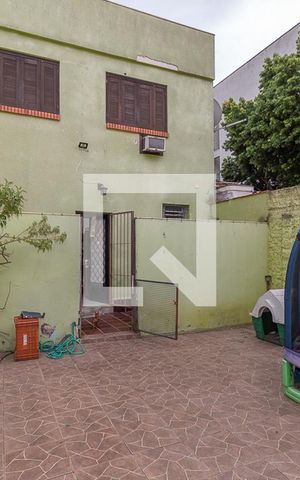 Casa à venda com 320m², 4 quartos e 2 vagas Casa à venda com 320m², 4 quartos e 2 vagasQuintal